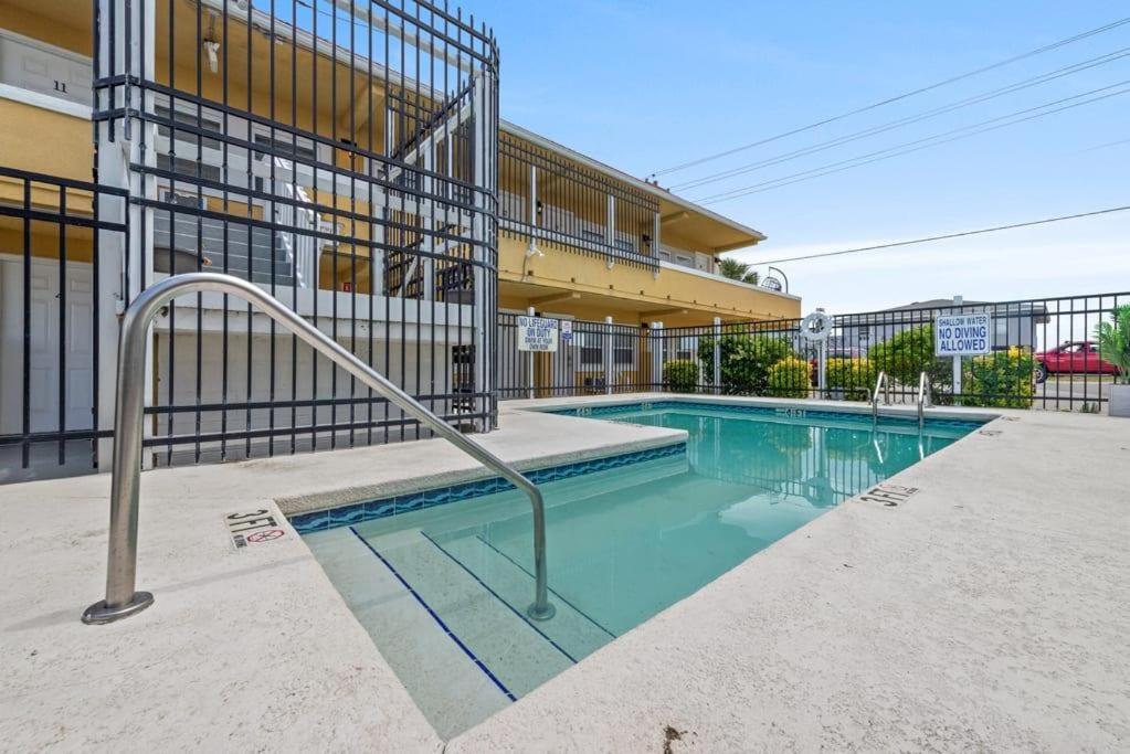 1Br With Pool Parking Pets Next To Beach 6 Appartement Myrtle Beach Buitenkant foto